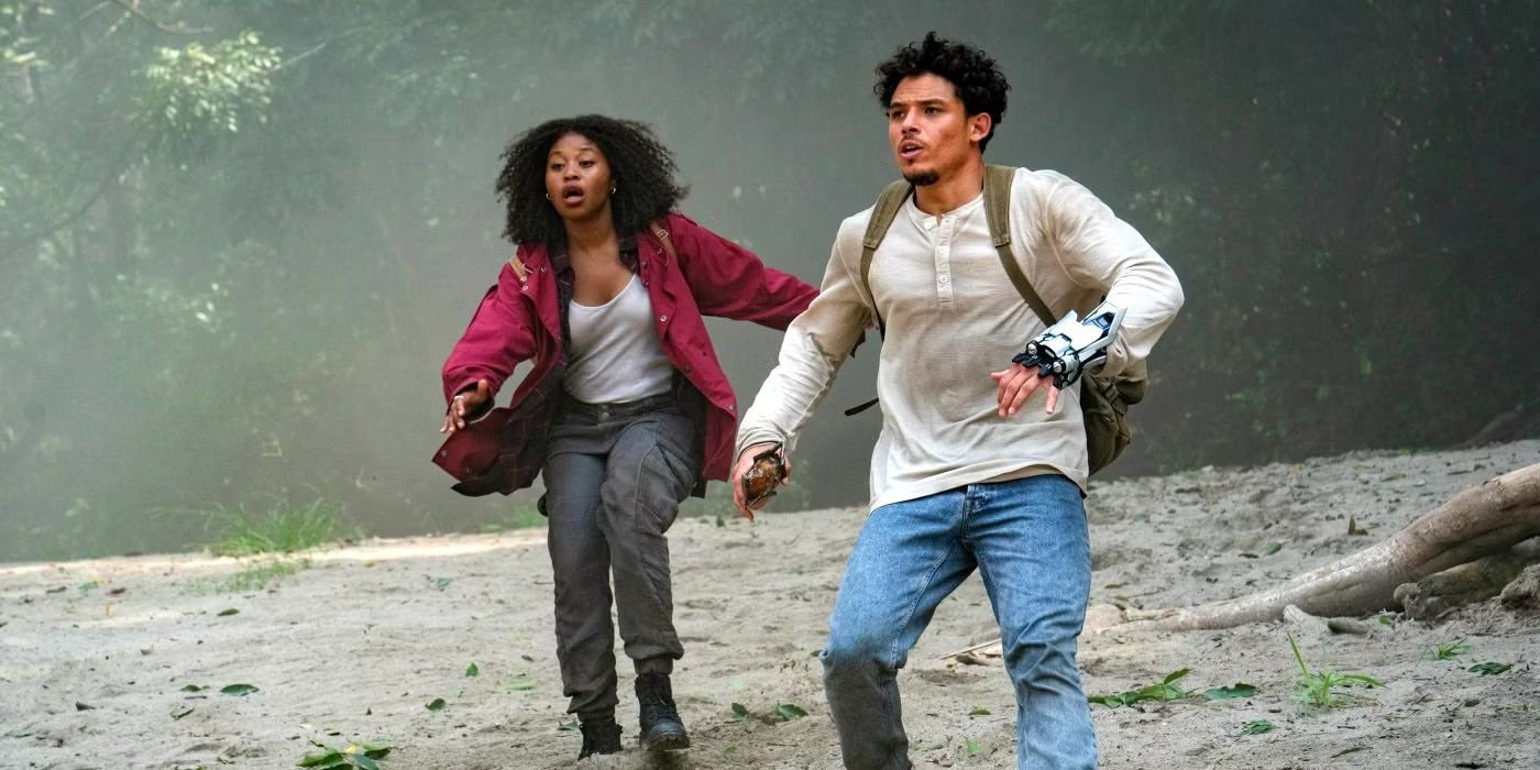 Noah and Elena running in Transformers Rise of the Beasts.