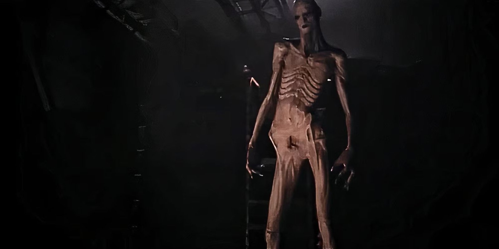 The Offspring standing up in Alien Romulus