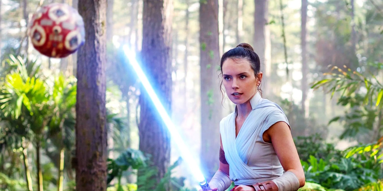 Rey Skywalker training in The Rise of Skywalker