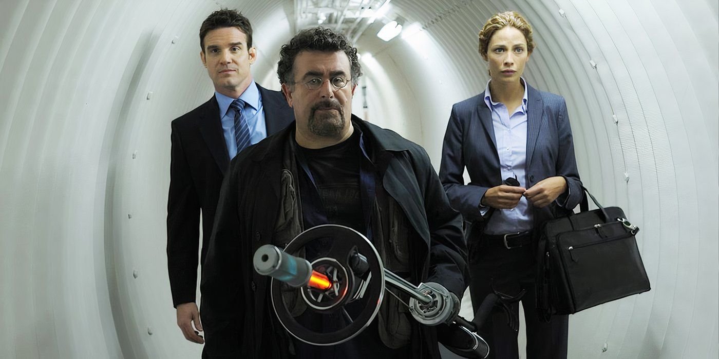 Warehouse 13 Season 1 Main cast all walking through a tunnel 