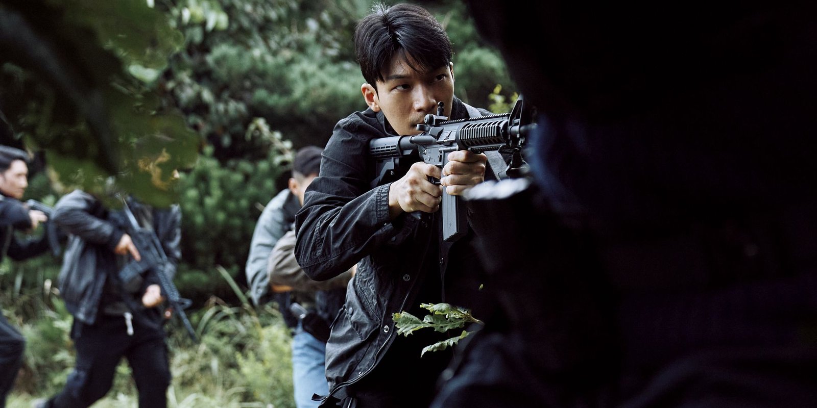 Hwang Jun-ho and the mercenaries in Squid Game