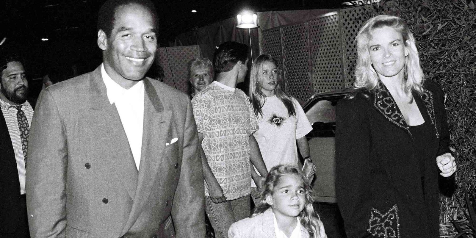 OJ Simpson, Nicole Brown and their daughter Sydney at the premiere for Naked Gun 2 1/2