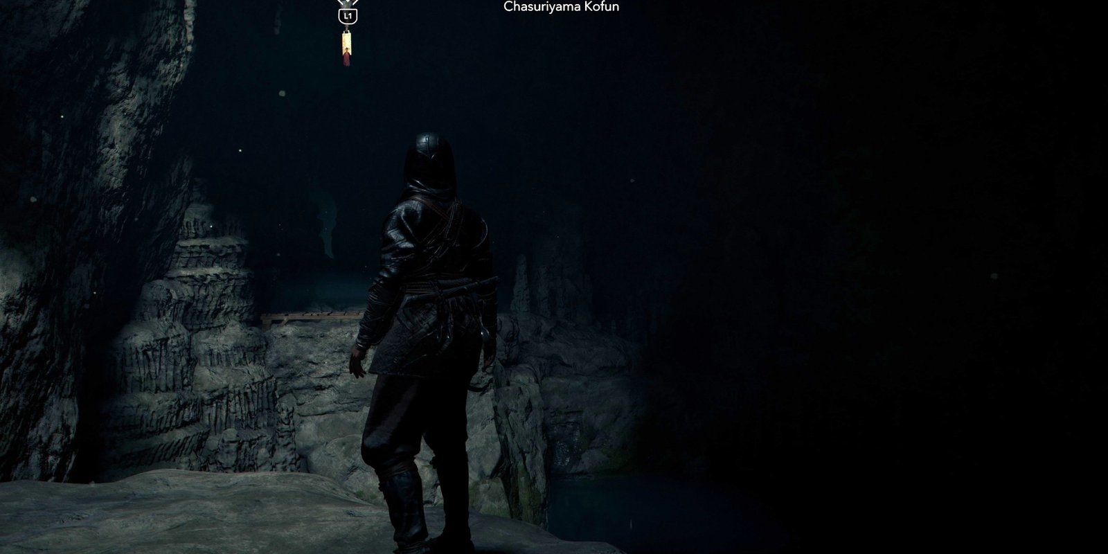Naoe using her Grappling Hook in Chasuriyama Kofun in Assassin's Creed Shadows