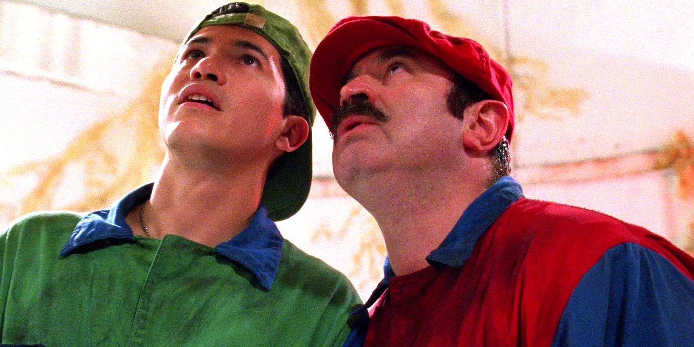 John Leguizamo as Luigi and Bob Hoskins Mario looking up in Super Mario Bros.