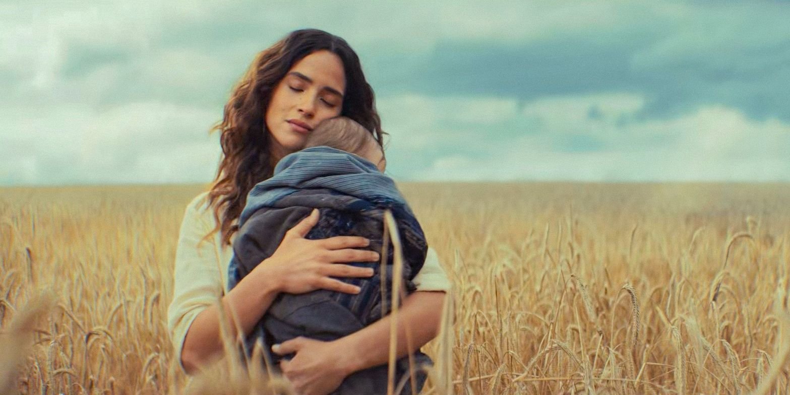 Bix Caleen (Adria Arjona) hugging her baby in Andor Season 2 Ep 12