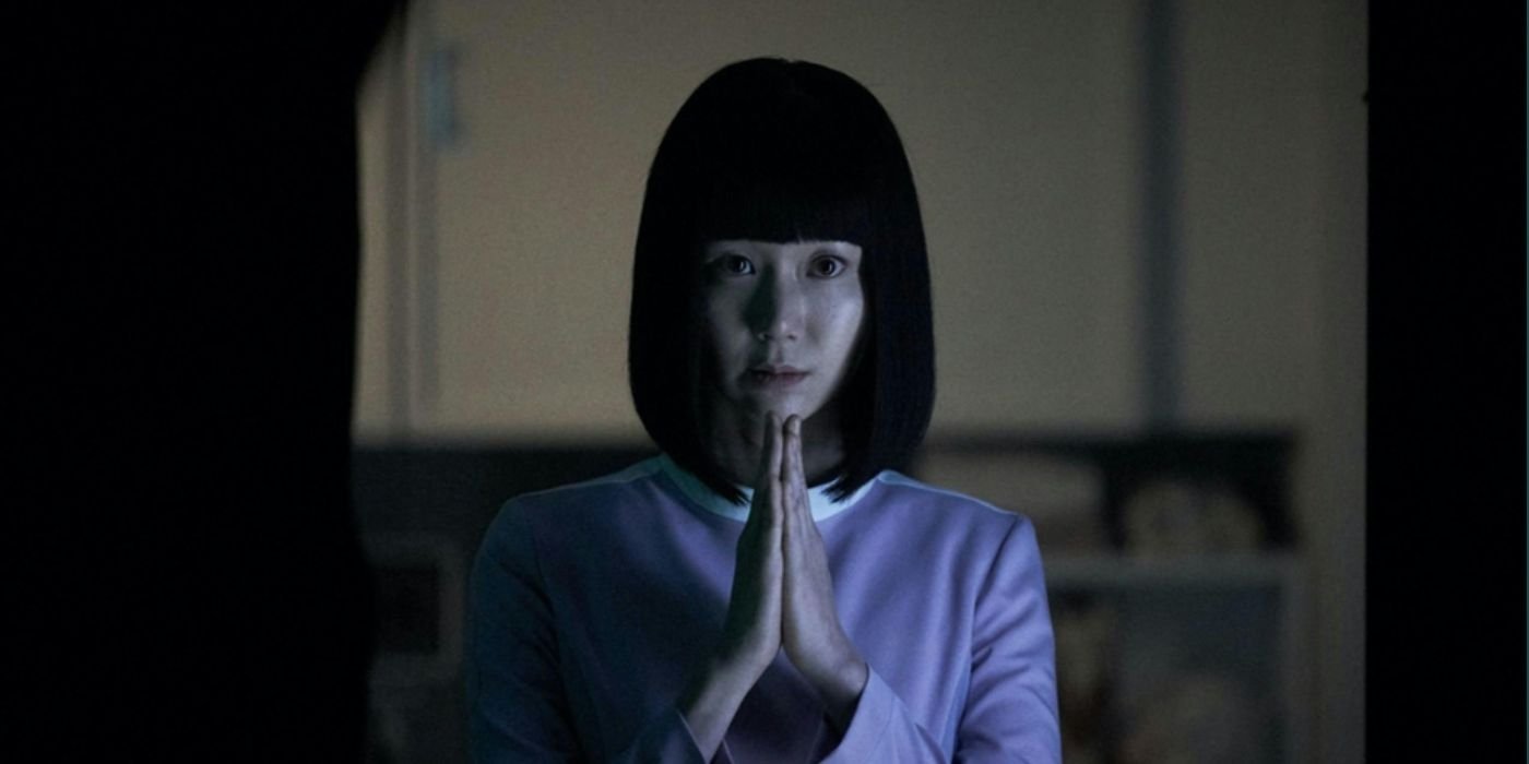 A woman praying in SF8