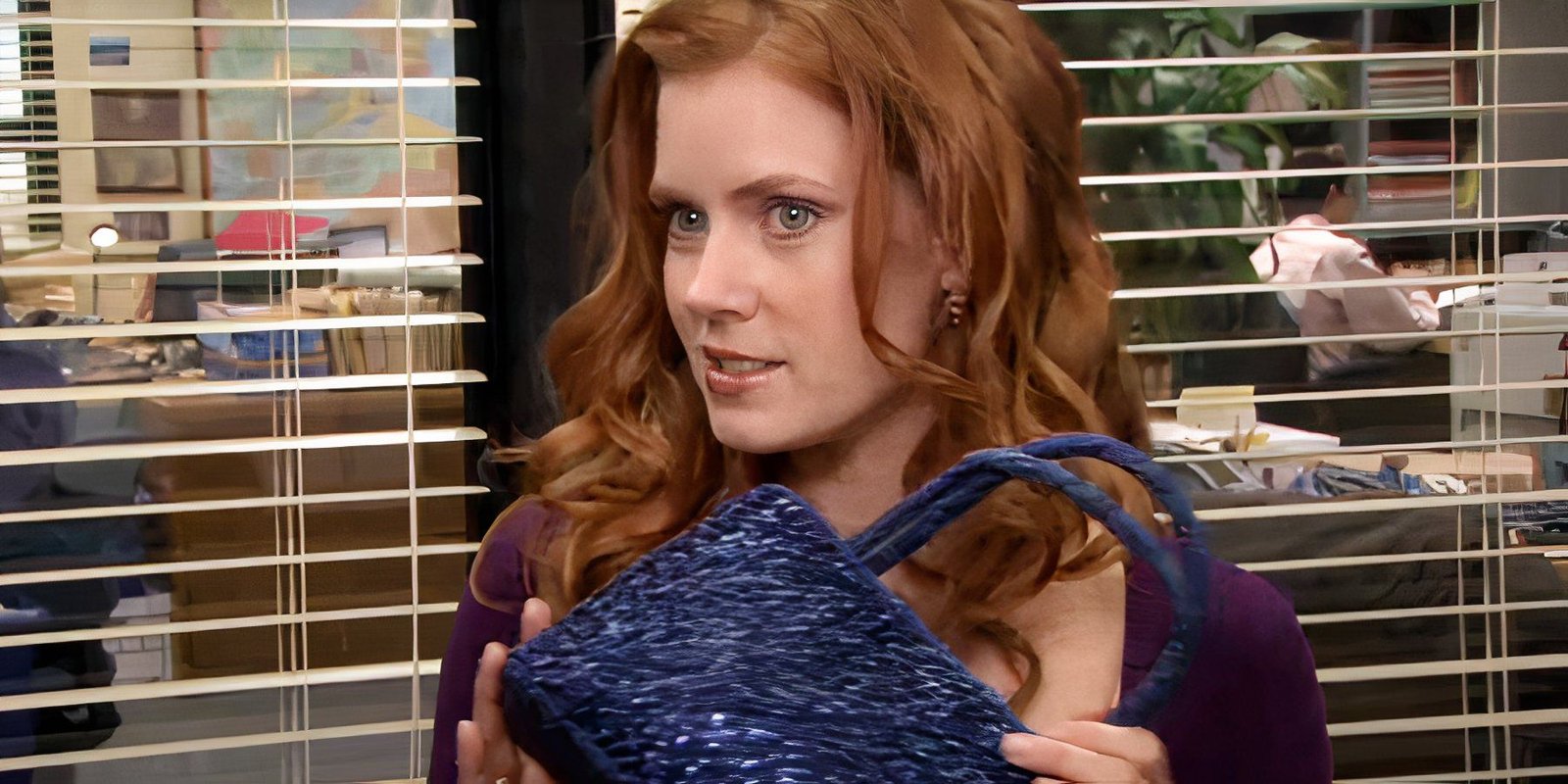 7 Harsh Realities Of Rewatching The Office Season 1 3 Amy Adams as Katy showing off a purse in The Office