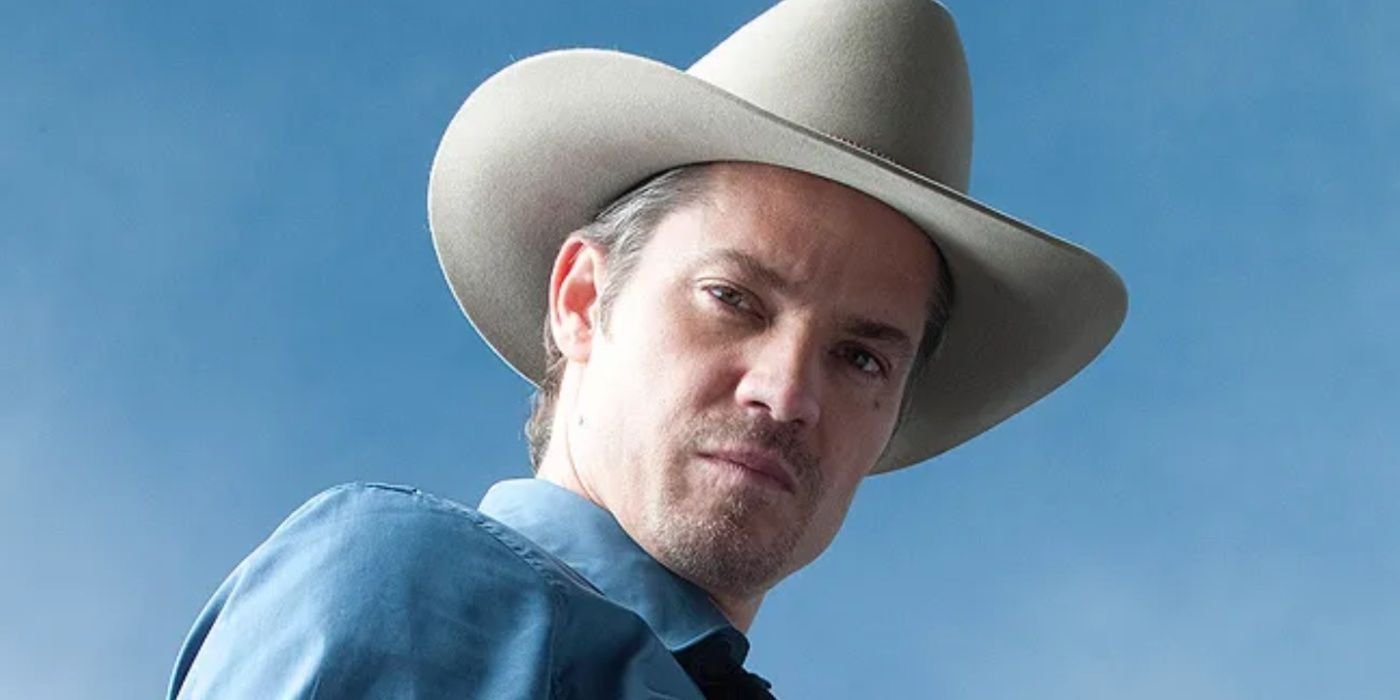 Timothy Olyphant as Raylan looking down in Justified