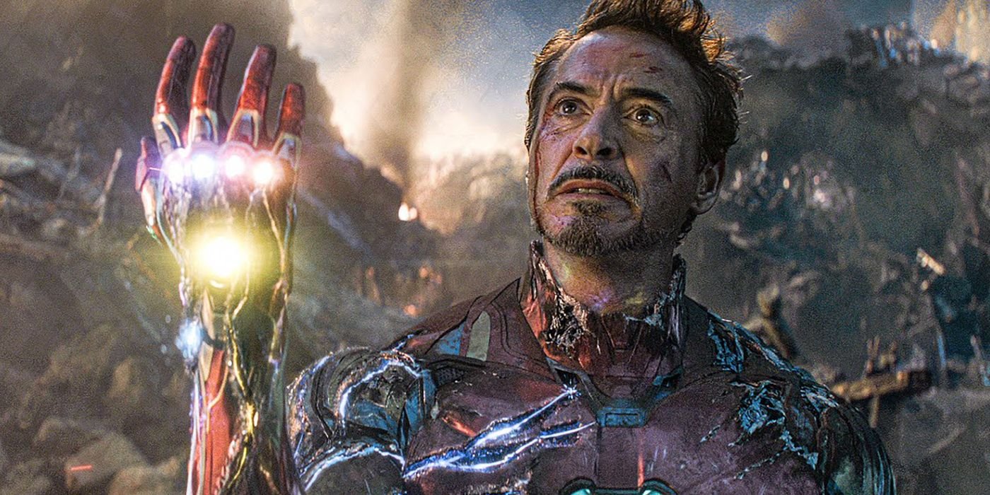 Iron Man holding up the Infinity Stones about the sacrifice himself in Avengers Endgame