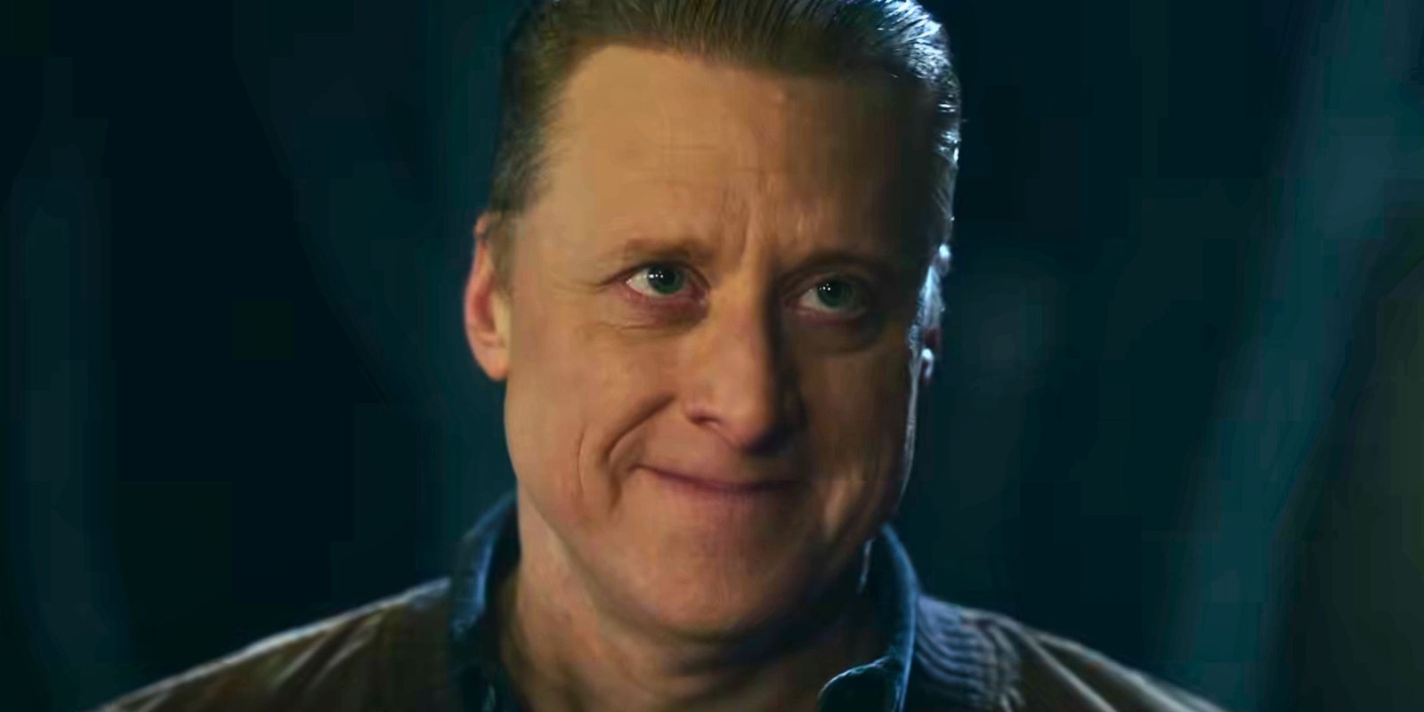 Alan Tudyk smirking as Harry in Resident Alien