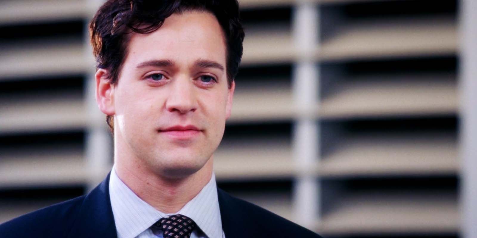 T.R. Knight as George O'Malley in Grey's Anatomy season 3's finale