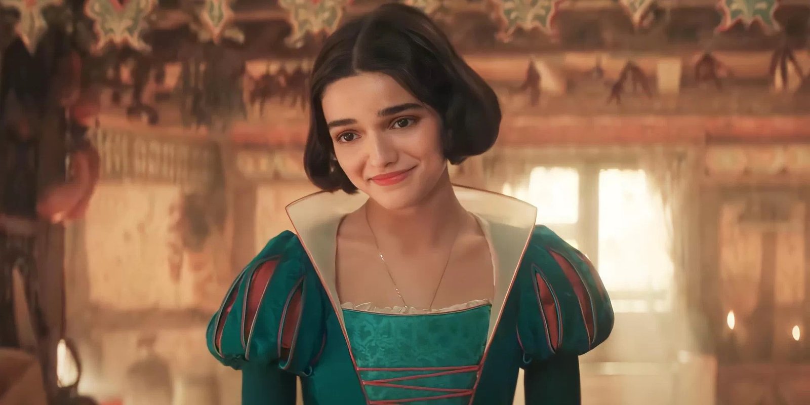 Ignore The Controversy, Here's 6 Reasons Snow White's Remake Is Worth Watching Now It's On Disney+ 3 Snow White (Rachel Zegler) smiling in the live-action remake