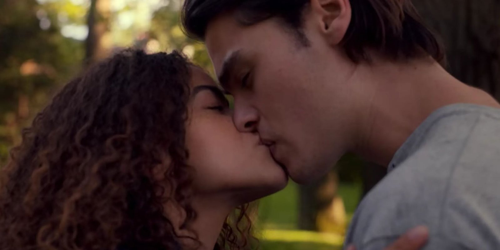 Ginny & Georgia Season 3's 6 Most Shocking Twists, Ranked 2 Ginny and Marcus are kissing.