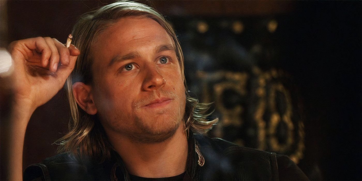 Charlie Hunnam as Jax looking serious in Sons of Anarchy season 1