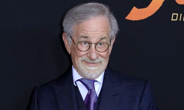 If You Love Steven Spielberg's $477 Million Blockbuster, You Should Watch This New Movie About Its Turbulent History 1 If You Love Steven Spielberg's $477 Million Blockbuster, You Should Watch This New Movie About Its Turbulent History