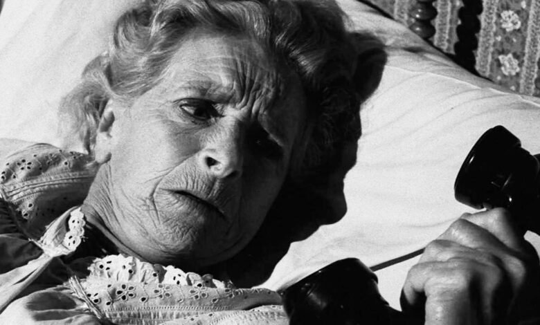 This 61-Year-Old The Twilight Zone Episode Is So Upsetting That I've Never Been Able To Watch It A Second Time 1 This 61-Year-Old The Twilight Zone Episode Is So Upsetting That I've Never Been Able To Watch It A Second Time