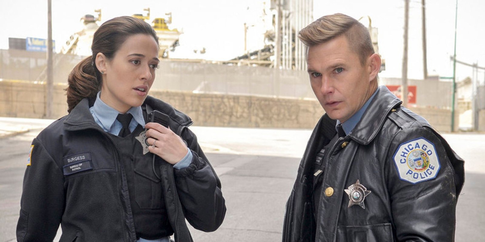 Chicago PD Burgess and Roman having coffee on patrol
