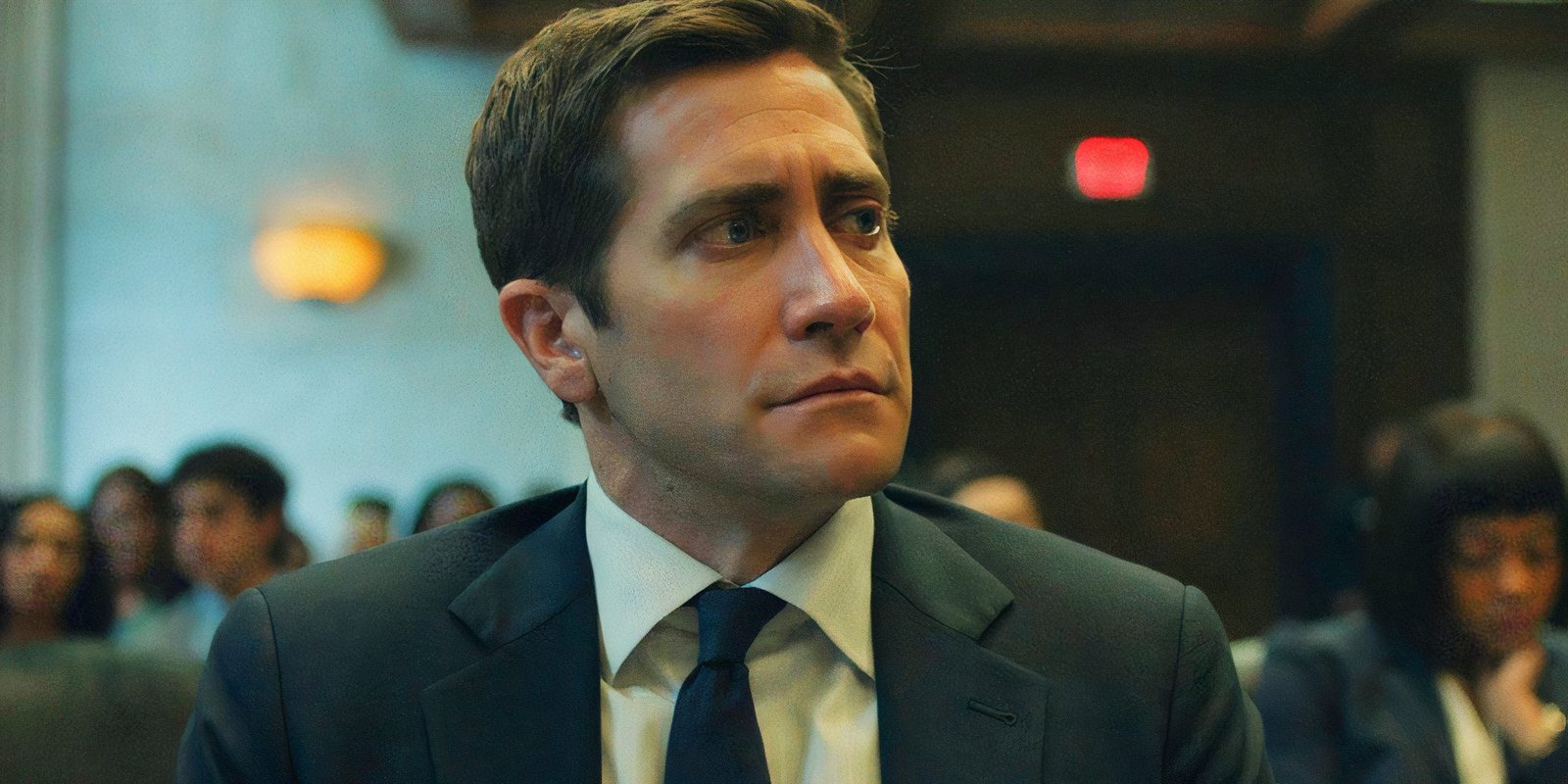 People Say This 2000s M. Night Shyamalan Movie Started His Decline, But They Couldn't Be More Wrong 2 Jake Gyllenhaal looking to one side as Rusty in Presumed Innocent season 1