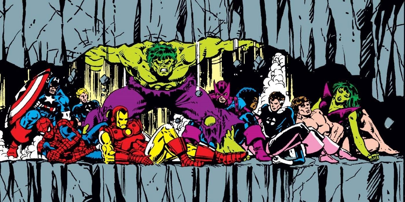 Hulk holding a mountain in Secret Wars