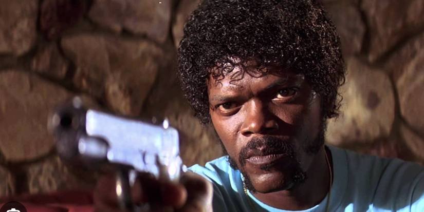Jules (Samuel L Jackson) points a gun in Pulp Fiction