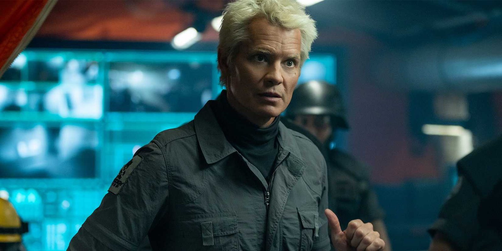 Timothy Olyphant as Kirsh standing in front of soldiers in Alien: Earth