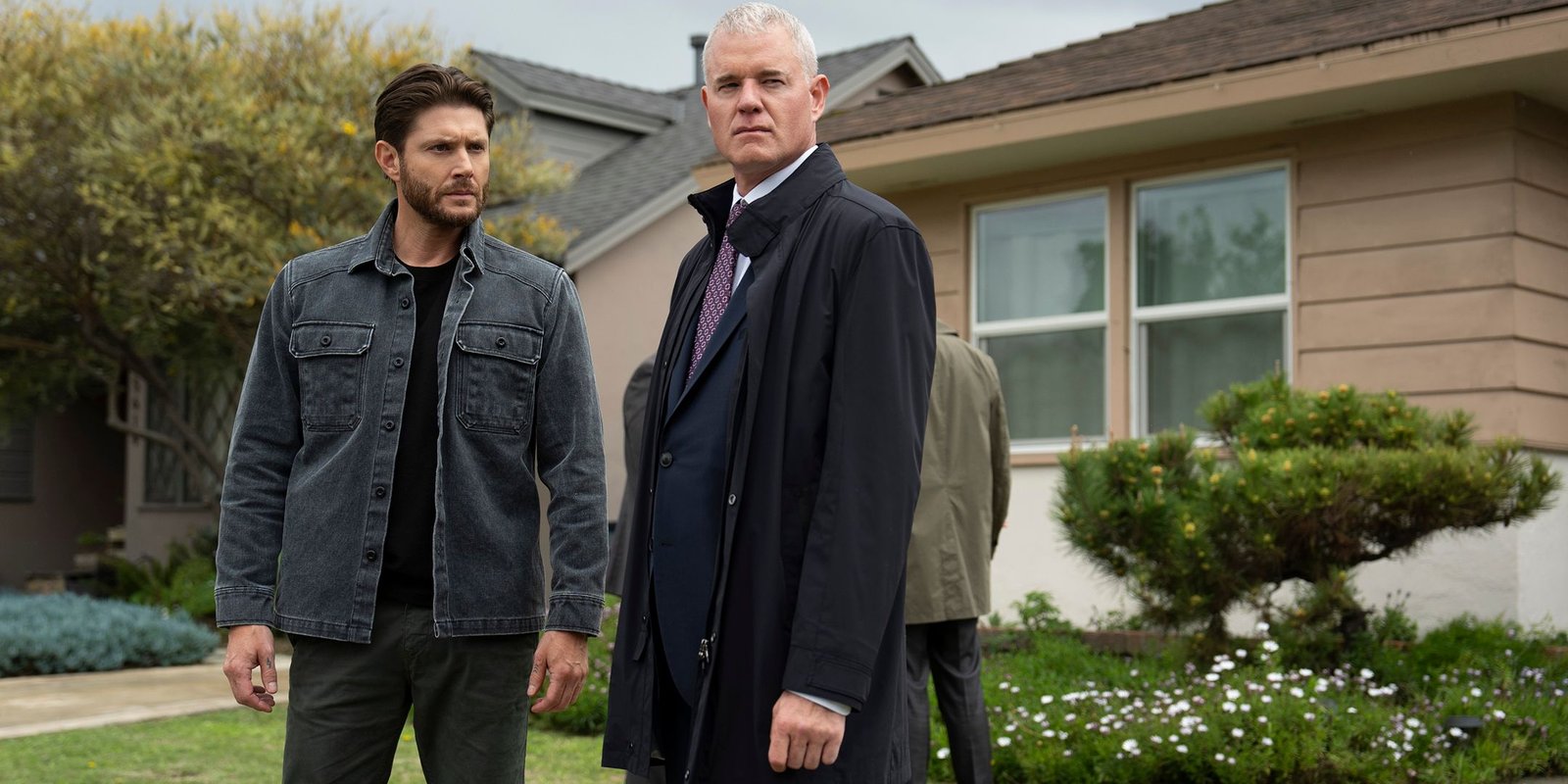 Jensen Ackles' Meachum looking intensely towards Eric Dane's Blythe in Countdown season 1