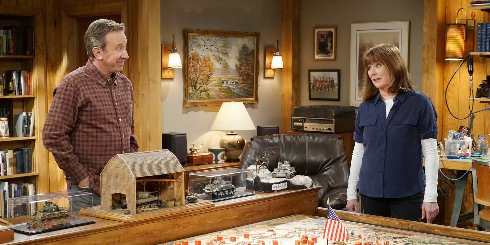 Tim Allen as Mike Baxter and Patricia Richardson as Helen Potts in Last Man Standing