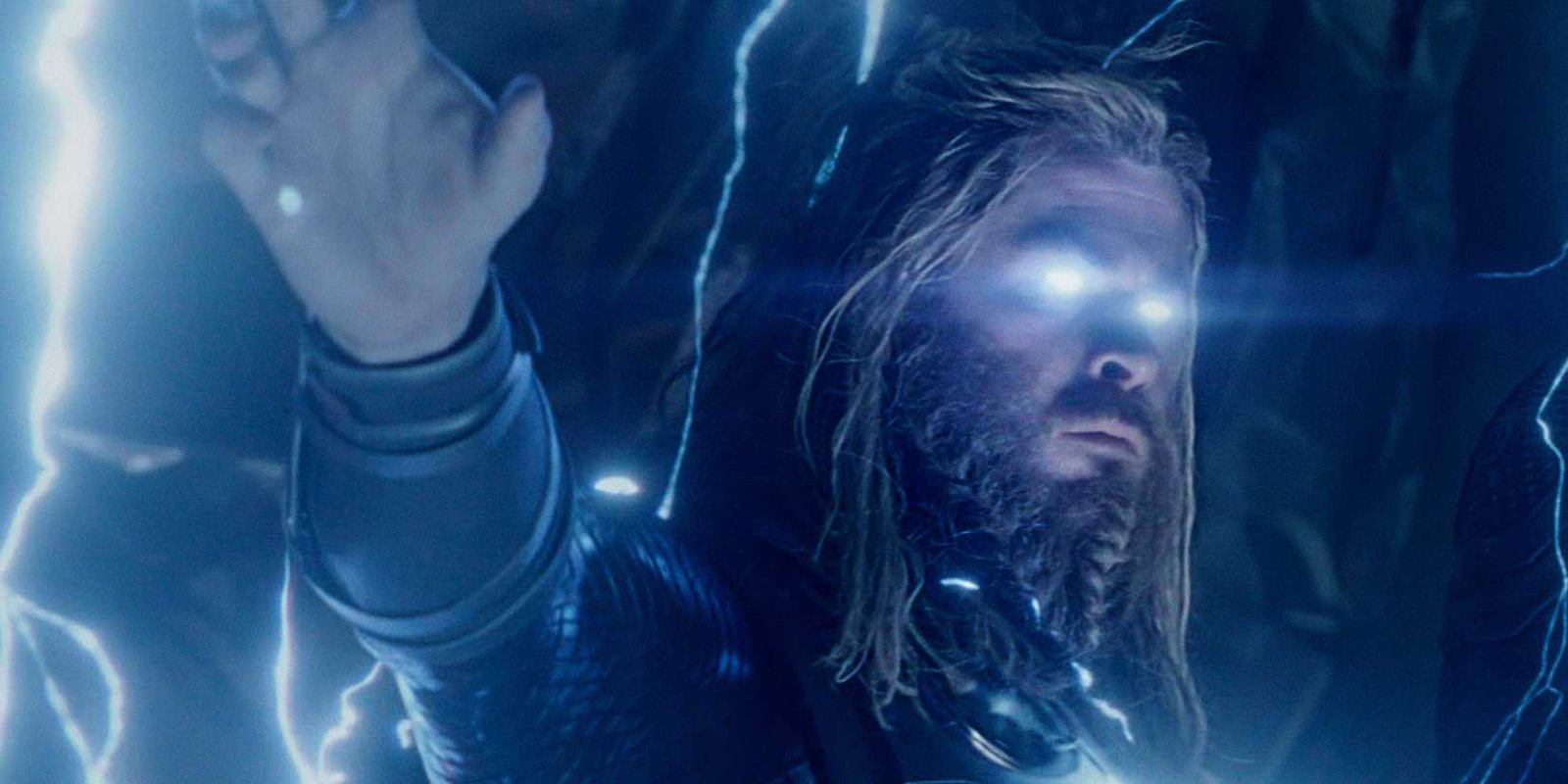 Chris Hemsworth's Thor casts lightning during the Battle of Earth in Avengers Endgame
