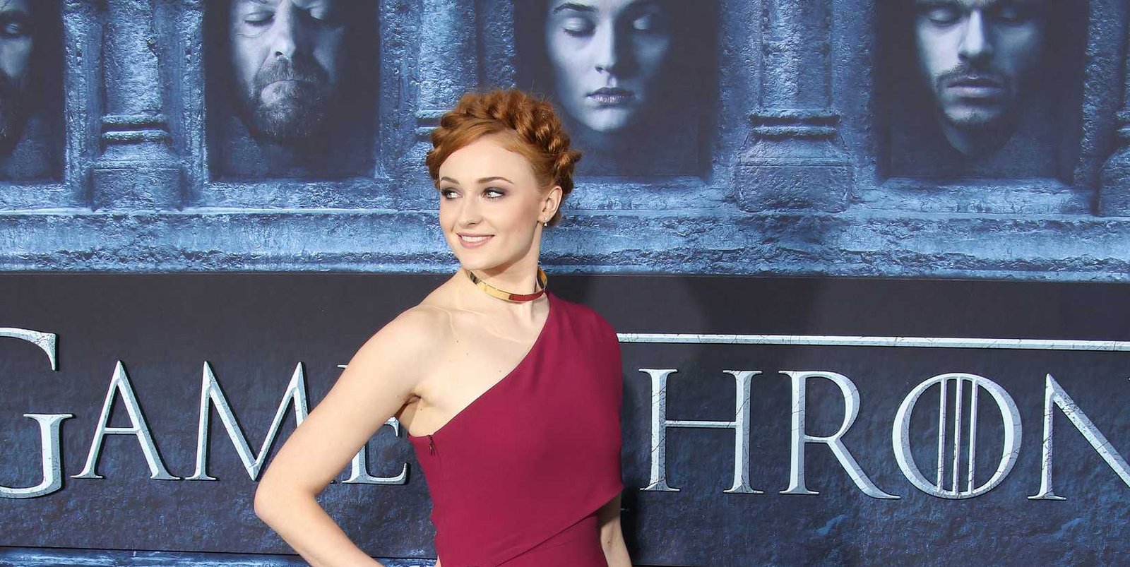 Sophie Turner smiling at a Game of Thrones premiere